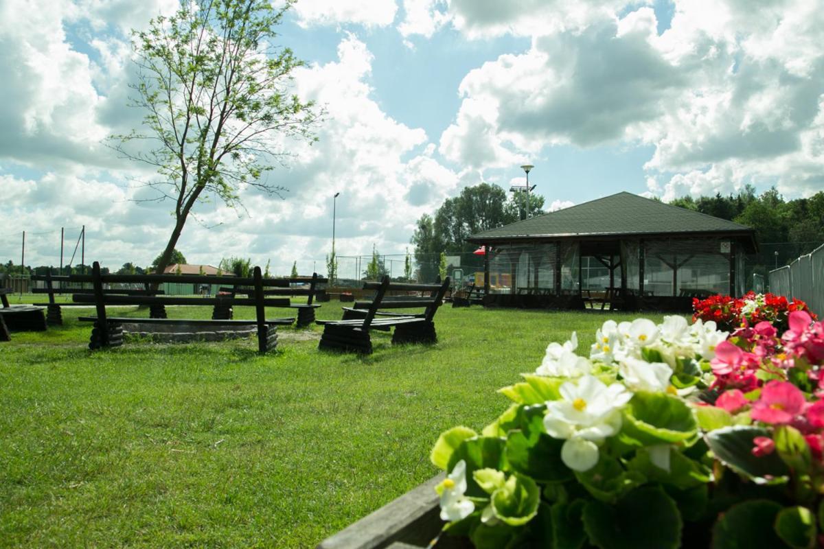 Camping Oaza Blonie Kornik Domki Standard Plus - 3 Pokoje Exterior foto