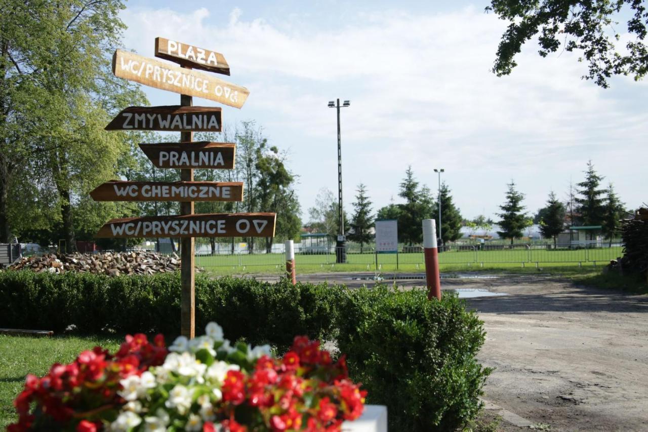 Camping Oaza Blonie Kornik Domki Standard Plus - 3 Pokoje Exterior foto