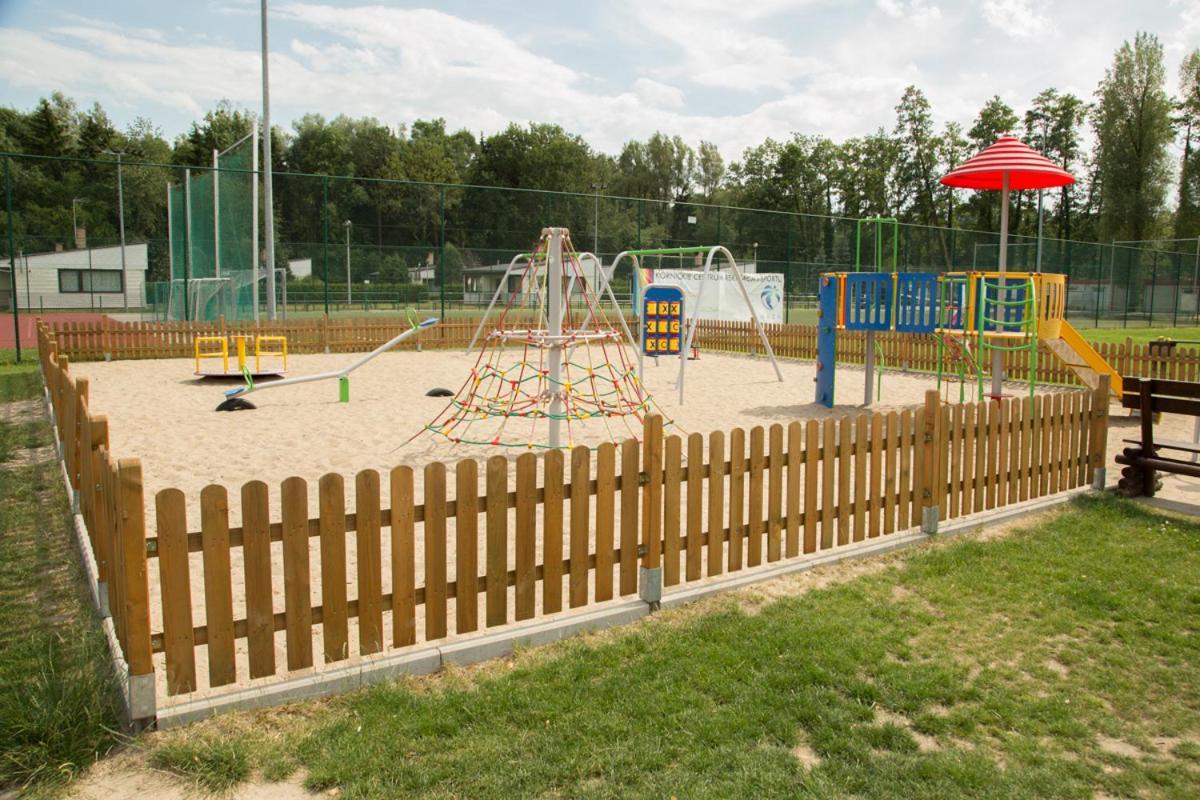Camping Oaza Blonie Kornik Domki Standard Plus - 3 Pokoje Exterior foto
